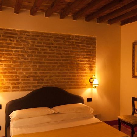 Bed and Breakfast Palazzo Benucci Сан-Джиминьяно Экстерьер фото
