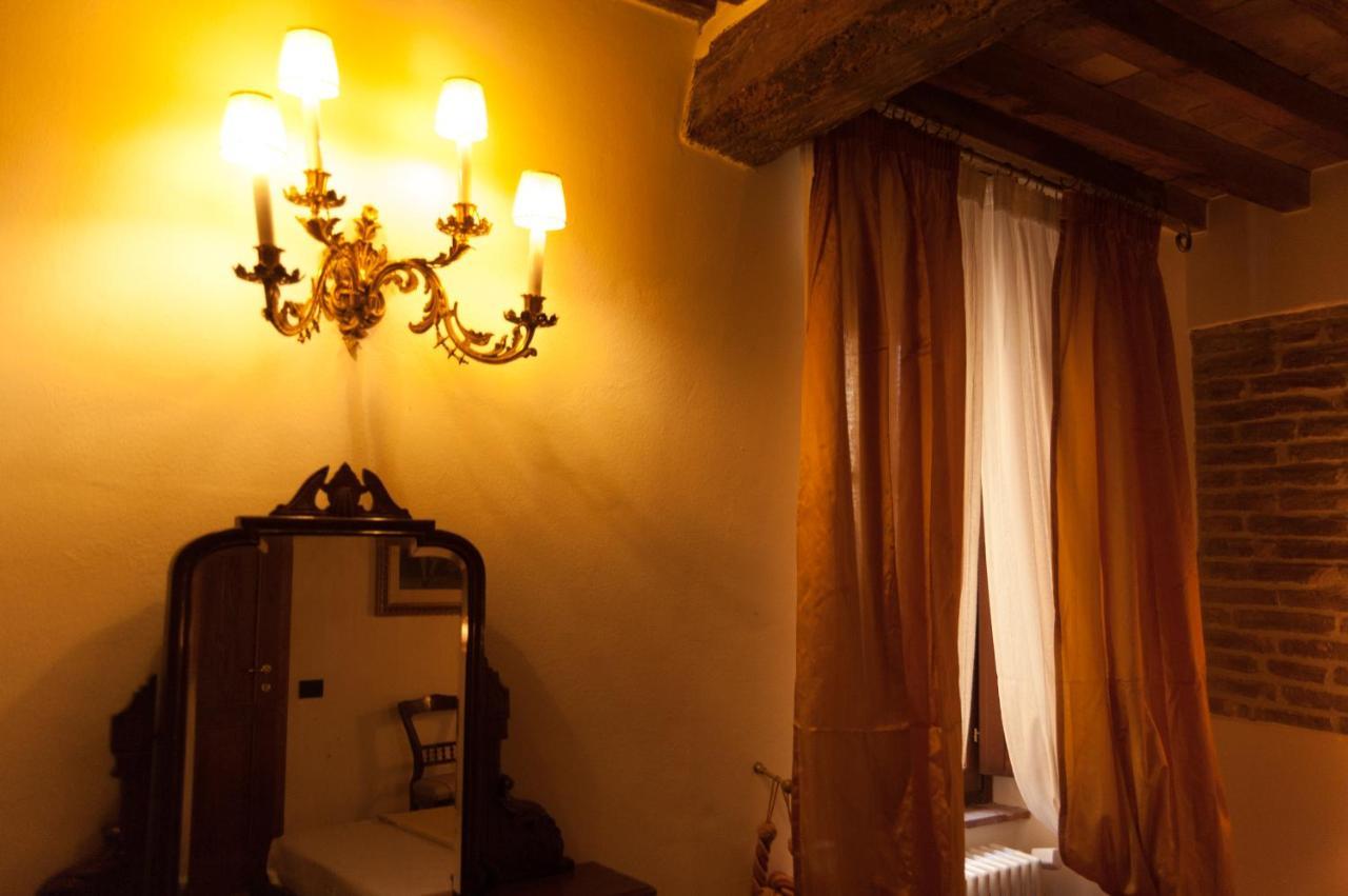 Bed and Breakfast Palazzo Benucci Сан-Джиминьяно Экстерьер фото