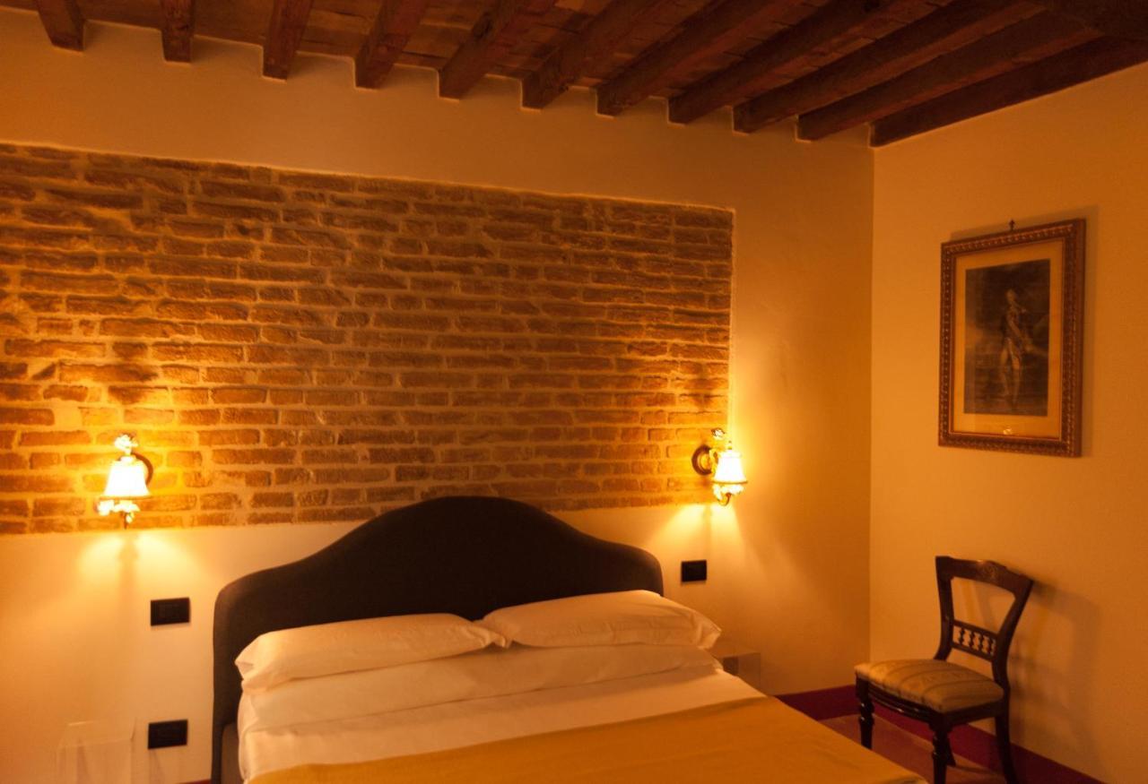Bed and Breakfast Palazzo Benucci Сан-Джиминьяно Экстерьер фото