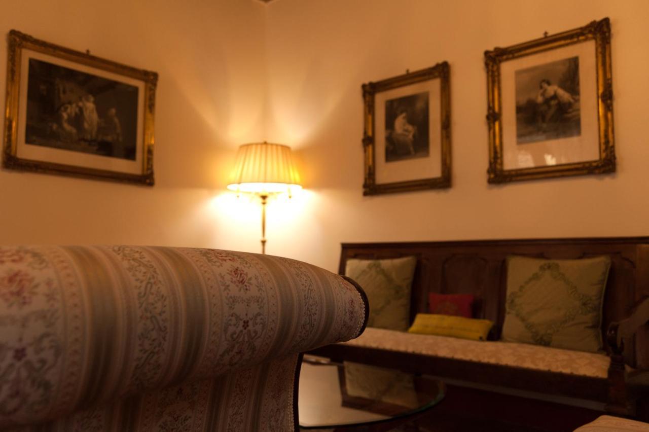 Bed and Breakfast Palazzo Benucci Сан-Джиминьяно Экстерьер фото